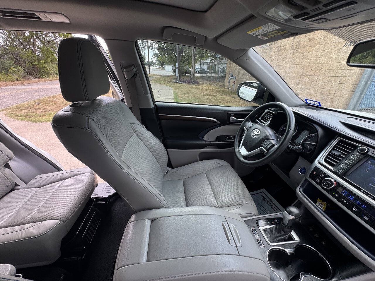 Used 2016 Toyota Highlander Limited Platinum AWD/4WD image 36