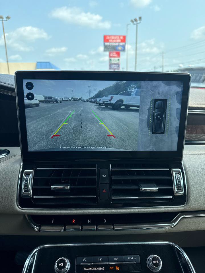 Used 2022 Lincoln Navigator Reserve AWD/4WD image 18