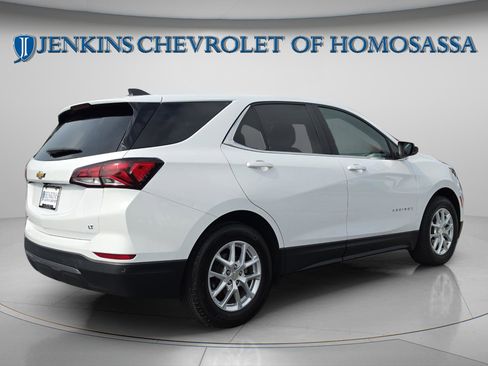 Used 2024 Chevrolet Equinox LT FWD image 3