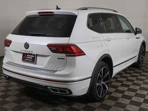 Used 2022 Volkswagen Tiguan SEL R-Line AWD/4WD image 13
