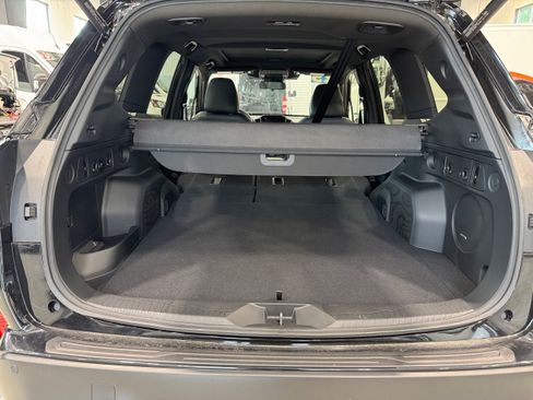 Used 2025 Subaru Forester Limited AWD/4WD image 9