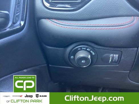 Certified 2023 Dodge Durango GT image 25