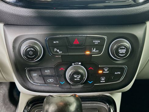 Used 2019 Jeep Compass Limited w/ Advanced Safety Group image 24