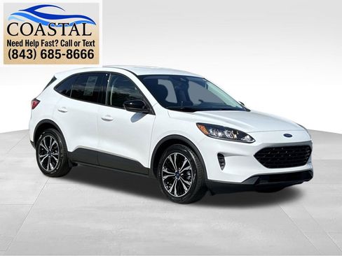 Used 2022 Ford Escape SE w/ SE Sport Appearance Package FWD image 4