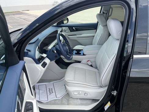 Used 2025 Buick Enclave Avenir w/ Super Cruise Package AWD/4WD image 9