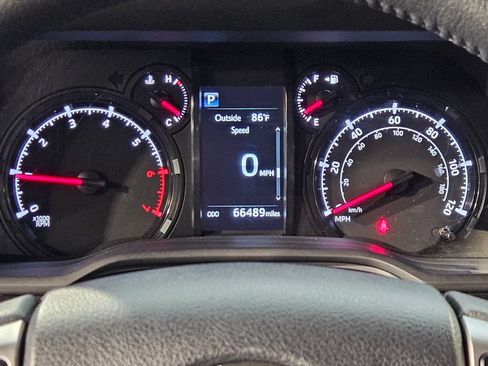 Used 2022 Toyota 4Runner SR5 Premium w/ Moonroof Package AWD/4WD image 15