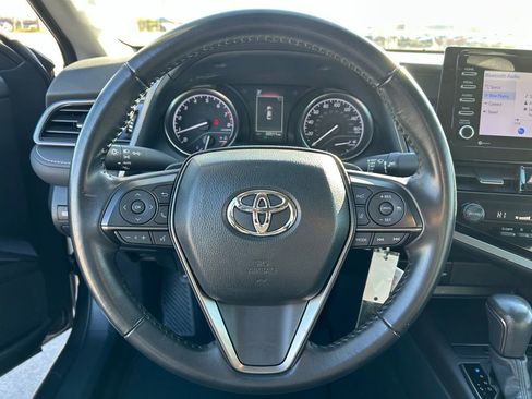 Used 2023 Toyota Camry SE image 12