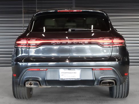 Certified 2022 Porsche Macan image 9