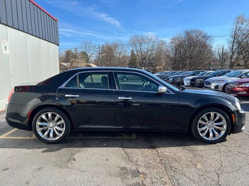 Used 2015 Chrysler 300 C Platinum image 7