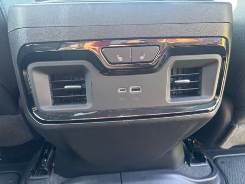 Used 2024 GMC Sierra 2500 AT4 w/ AT4 Premium Plus Package AWD/4WD image 18