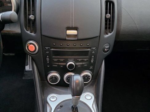 Used 2011 Nissan 370Z Touring image 16