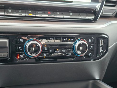 New 2025 GMC Sierra 3500 SLT w/ SLT Premium Package image 26