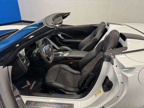 Used 2018 Chevrolet Corvette Z06 w/ Z07 Performance Package image 17