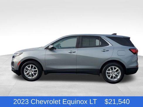 Used 2023 Chevrolet Equinox LT FWD image 2