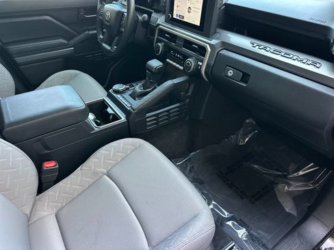 Used 2026 Toyota Tacoma SR5 AWD/4WD image 14