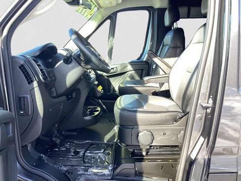 Used 2023 RAM ProMaster 2500 w/ Convenience Group image 9