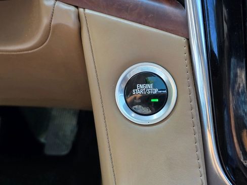 Used 2016 Cadillac Escalade ESV Platinum image 17