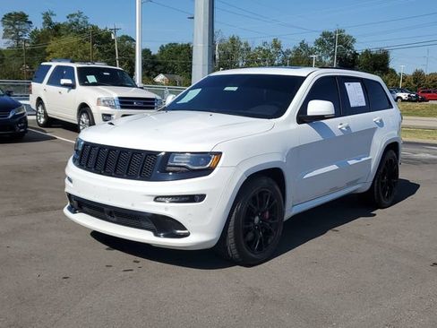 Used 2015 Jeep Grand Cherokee SRT w/ Luxury Group II AWD/4WD image 2