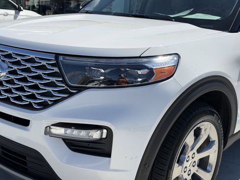 Used 2020 Ford Explorer Platinum w/ Premium Technology Package image 8