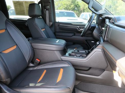 Certified 2025 GMC Sierra 2500 AT4 w/ AT4 Premium Plus Package AWD/4WD image 31