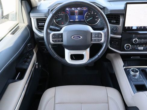 Used 2023 Ford Expedition Max XLT image 24