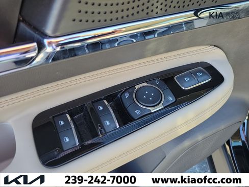Used 2024 Lincoln Corsair FWD image 21