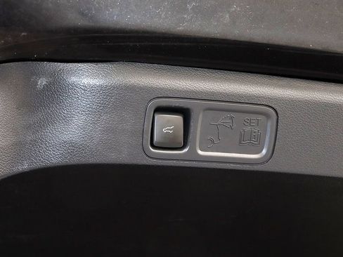 Used 2022 Ford Expedition Max XLT image 30