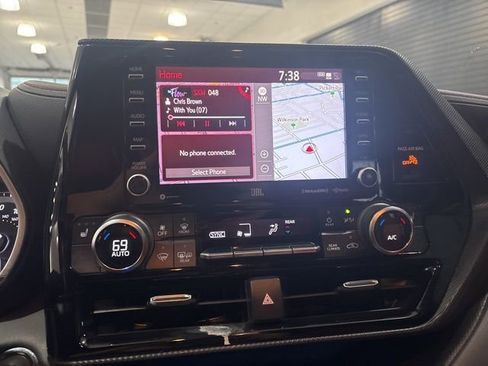 Used 2022 Toyota Highlander XSE image 22
