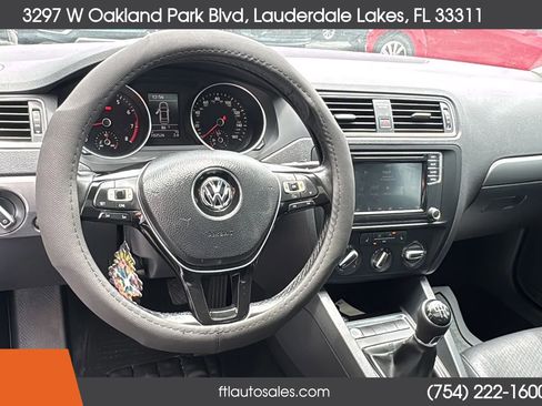 Used 2017 Volkswagen Jetta SE FWD image 44