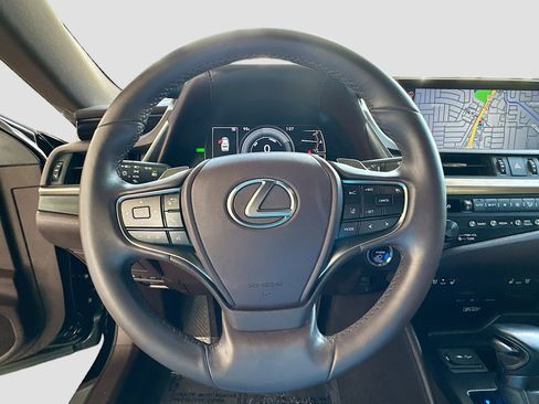 Used 2020 Lexus ES 300h w/ Premium Package FWD image 10