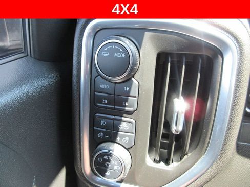 Used 2021 Chevrolet Silverado 1500 LT Trail Boss w/ LT Trail Boss Premium Package AWD/4WD image 31