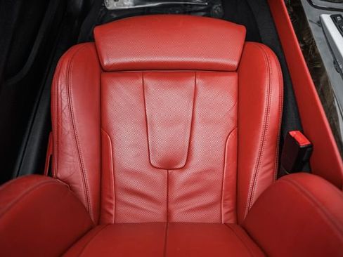 Used 2016 BMW M6 Convertible image 40