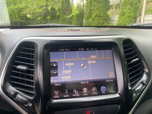 Used 2014 Jeep Cherokee Trailhawk AWD/4WD image 14