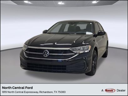 Used 2024 Volkswagen Jetta SE w/ Panoramic Sunroof Package