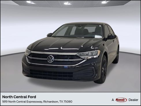 Used 2024 Volkswagen Jetta SE w/ Panoramic Sunroof Package FWD image 1