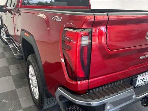 Used 2024 GMC Sierra 2500 SLT w/ SLT Premium Package AWD/4WD image 29