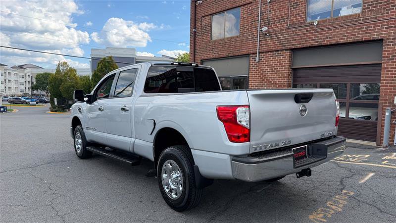 Used 2017 Nissan Titan SV AWD/4WD image 15