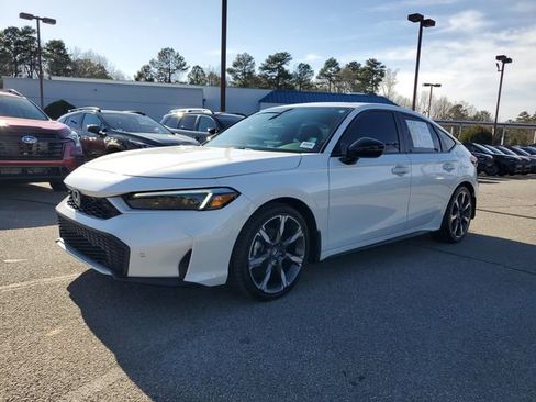 Used 2025 Honda Civic Sport Touring image 3