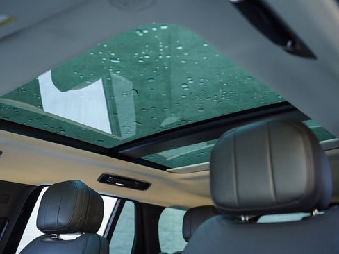 Used 2022 Land Rover Range Rover SE image 35