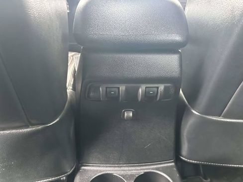 Used 2013 Jeep Wrangler Unlimited Rubicon w/ Connectivity Group AWD/4WD image 14