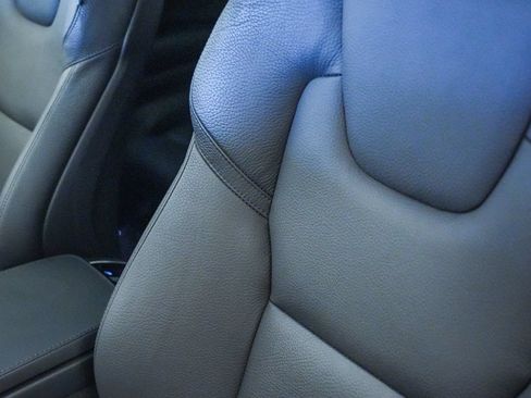 Certified 2024 Volvo XC90 T8 Plus w/ Protection Package Premier AWD/4WD image 27