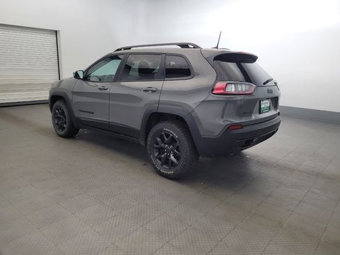 Used 2019 Jeep Cherokee Latitude AWD/4WD image 3