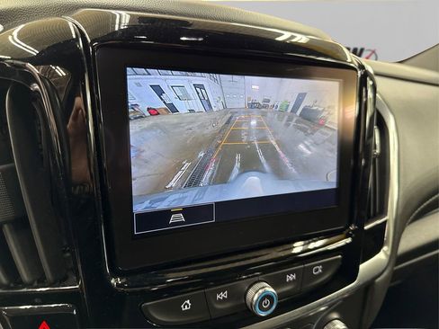 Used 2023 Chevrolet Traverse LT image 28