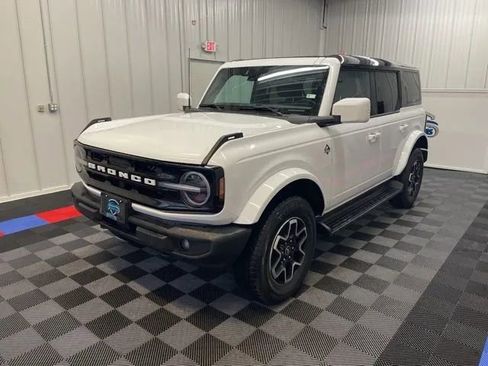 Used 2025 Ford Bronco Outer Banks AWD/4WD image 6