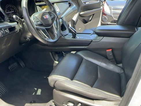 Used 2017 Cadillac XT5 Luxury FWD image 17