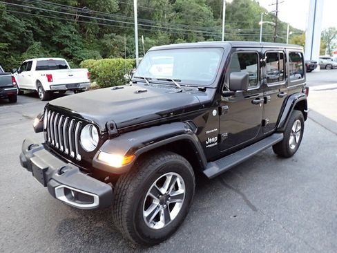 Used 2021 Jeep Wrangler Unlimited Sahara w/ Cold Weather Group image 8