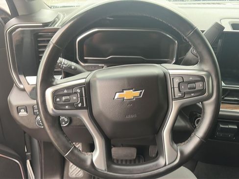 Used 2025 Chevrolet Silverado 1500 LT AWD/4WD image 12