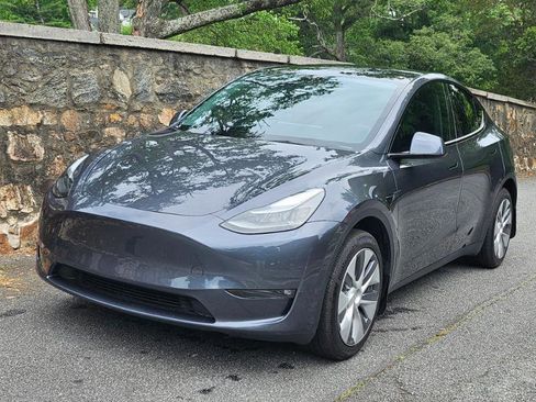 Used 2023 Tesla Model Y Long Range AWD/4WD image 14
