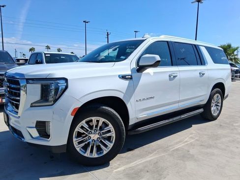Used 2024 GMC Yukon XL SLT RWD image 3