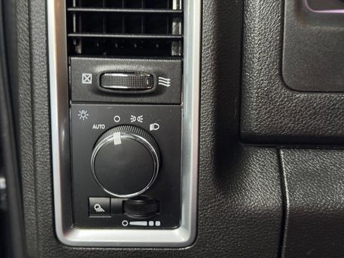 Used 2024 RAM 1500 Classic SLT image 29